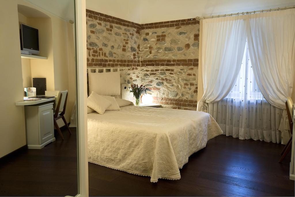 Hotel Cascina Di Corte Venaria Reale Room photo